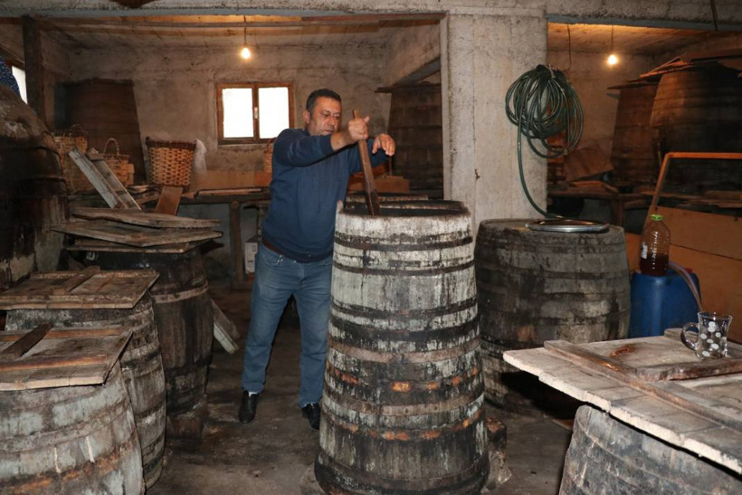200 yıllık meşe fıçılarda üretiliyor: Tuzu görünce bir günde dönüşüyor - Fotoğraf: 4